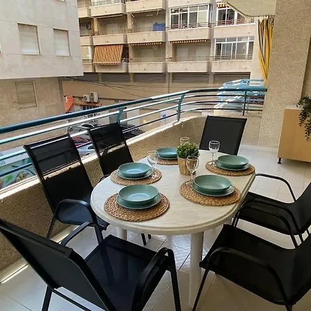 1 Min To And Marina Apartment