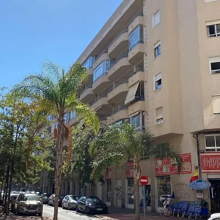 1 Min To And Marina Apartment
