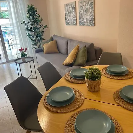 1 Min To And Marina Apartment